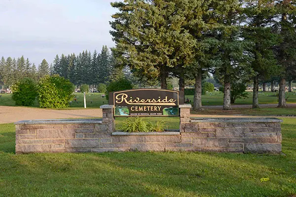 Riverside-Cemetery-sign